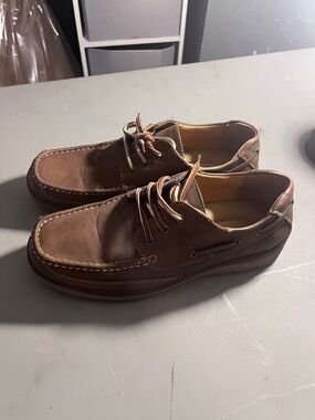 Men's Brown Leather Boat Shoes with Moc Toe and Lace Detail